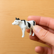Load image into Gallery viewer, Montessori Living &amp; Non-Living Things Sorting Activity with Objects