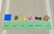 Load image into Gallery viewer, Montessori Green Series Starter Kit 2 | ai, ee, ie, oa, ue | Montessori Reading Materials
