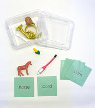 Load image into Gallery viewer, Montessori Green Series R-Controlling-Vowel  Object and Card Set – ar, er, ir, or, ur