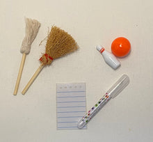 Load image into Gallery viewer, Montessori Things That Go Together Object Box