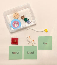 Load image into Gallery viewer, Montessori Individual Diphthong Phonogram (oy) Object Box